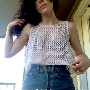 XS or small white boxy crop crochet tank 🌻